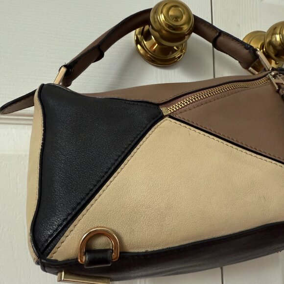 LOEWE PUZZLE - SIZE SMALL - LEATHER - VERY GOOD PRE-LOVED CONDITION - Picture 10 of 16